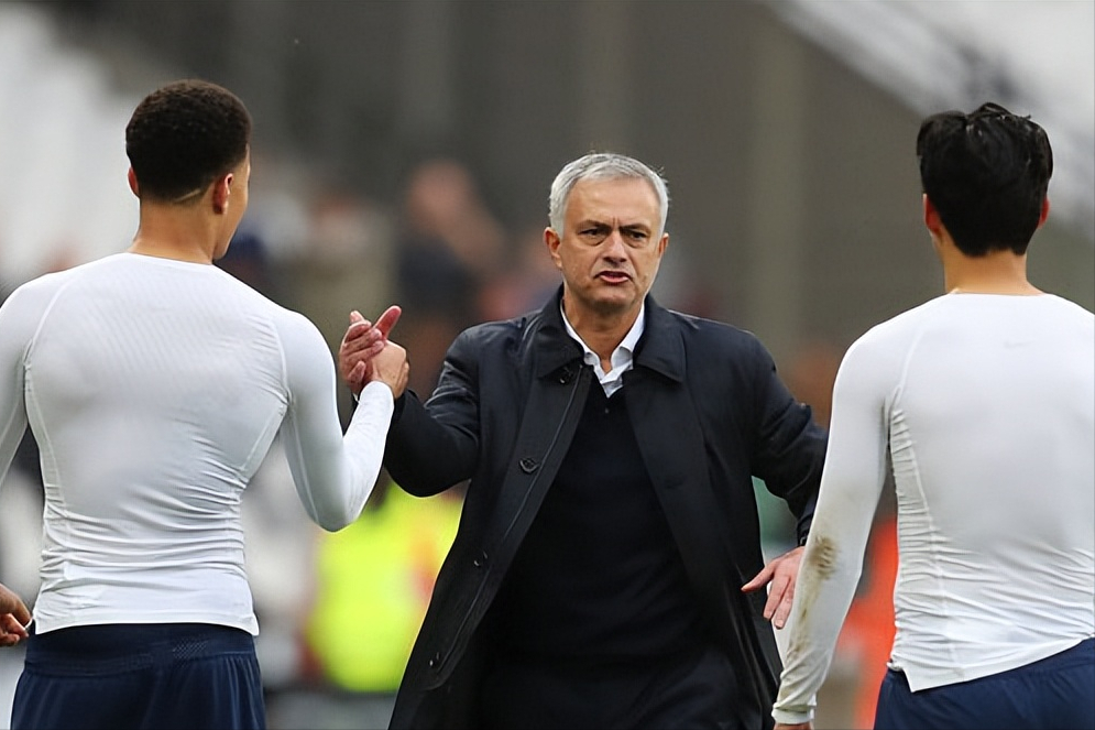 包含意大利杯集结日再迎强敌，罗马外线爆发，主帅态度：话题不断，球队文化再被提及的词条-星空体育电脑版下载