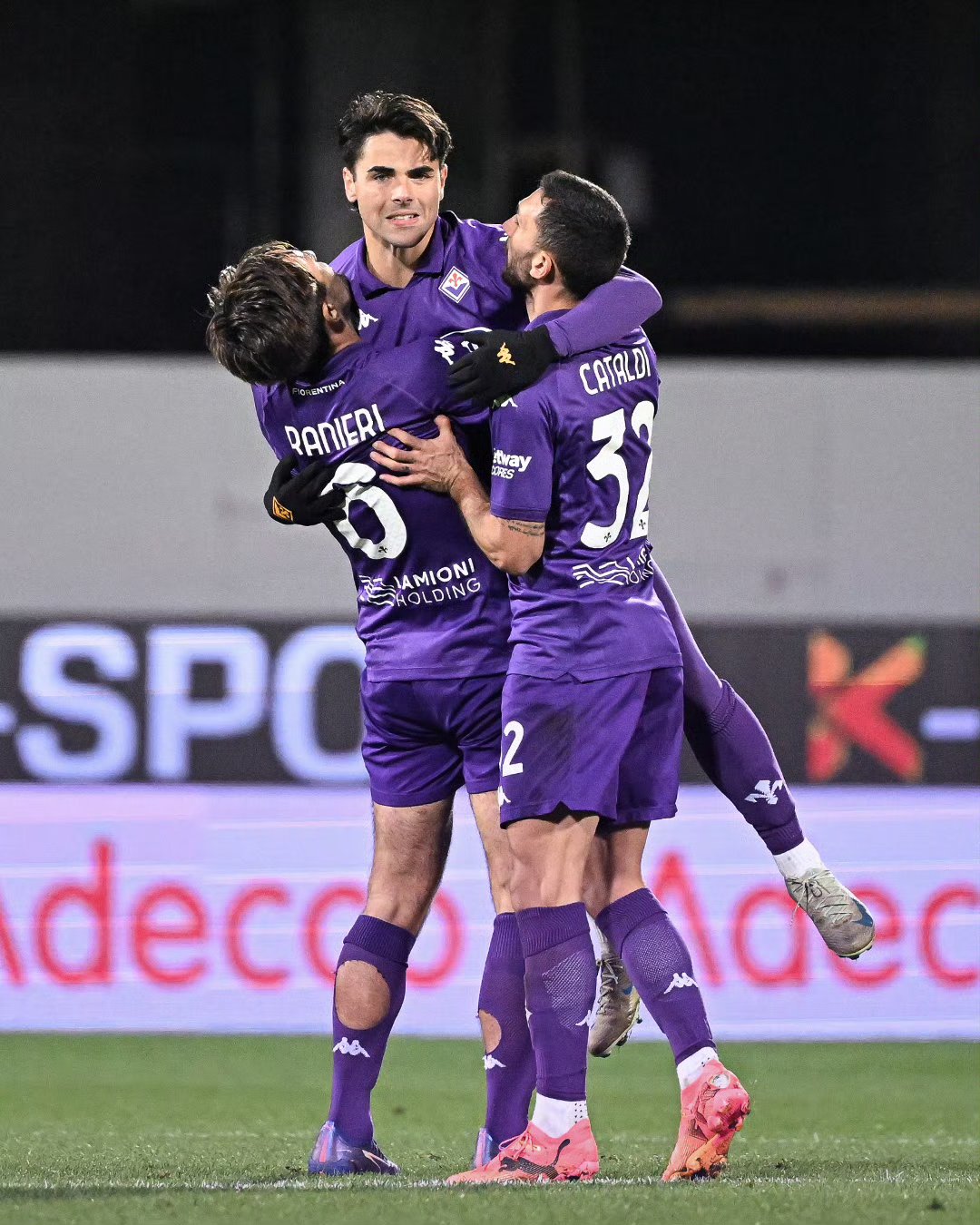 包含意大利杯集结日再迎强敌，罗马外线爆发，主帅态度：话题不断，球队文化再被提及的词条