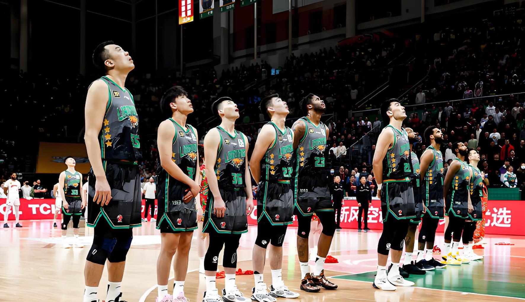 集结日NBA常规赛传出新动向，山东男篮伤情更新，管理层表态：态度坚定，轮换策略成焦点的简单介绍